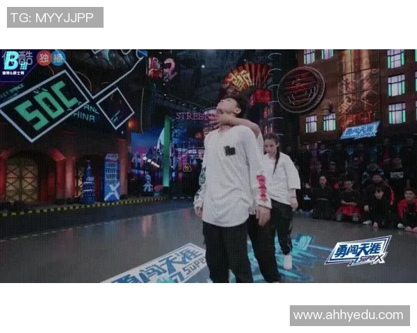 赛后复盘成都街舞队与重庆街舞队状态对比分析与精彩瞬间回顾 赛后复盘成都街舞队与重庆街舞队状态对比分析与精彩瞬间回顾