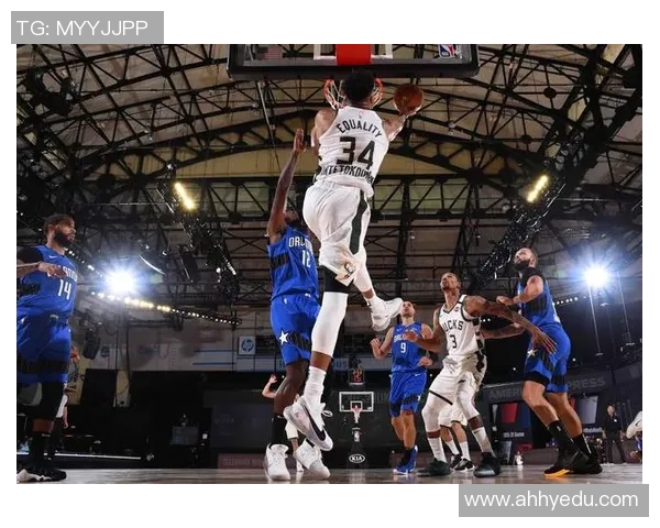 赛后复盘分析:北京篮球队与深圳篮球队的战术意识与表现对比 赛后复盘分析:北京篮球队与深圳篮球队的战术意识与表现对比