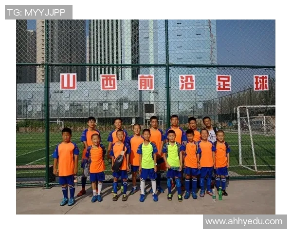 足球荣耀之路：深入解析北京足球队的团队协作与战术配合