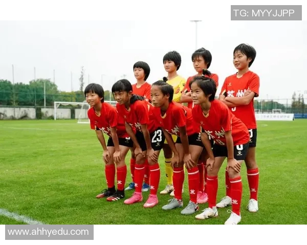 赵敏独家揭秘:足球技巧与战术心得分享,助你提升球技与比赛表现 赵敏独家揭秘:足球技巧与战术心得分享,助你提升球技与比赛表现