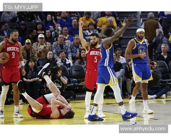 2016年火箭队与勇士队首轮对决回顾及精彩瞬间分析