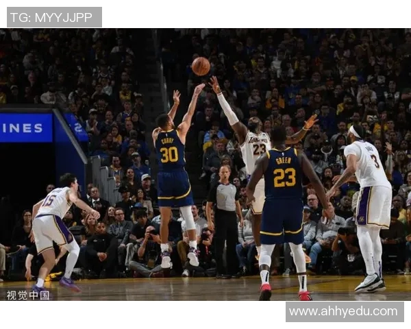 2017年湖人与掘金季前赛精彩对决回顾与分析
