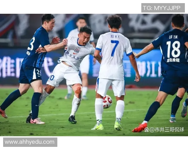 2018年中超联赛精彩对决申花与权健的激烈较量回顾 2018年中超联赛精彩对决申花与权健的激烈较量回顾