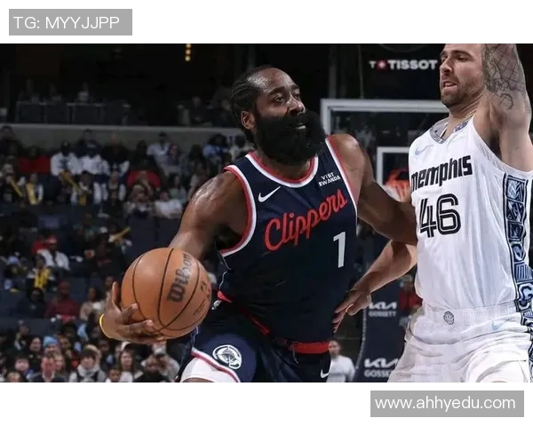 快船与森林狼激战正酣谁能在西部争夺战中占得先机