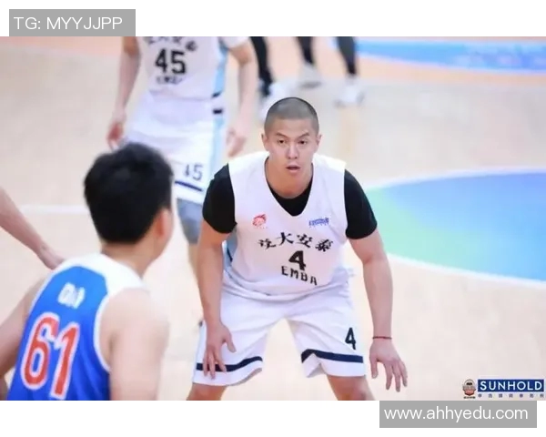 成都排球队中路突破的战术解析与发展前景探讨MBA