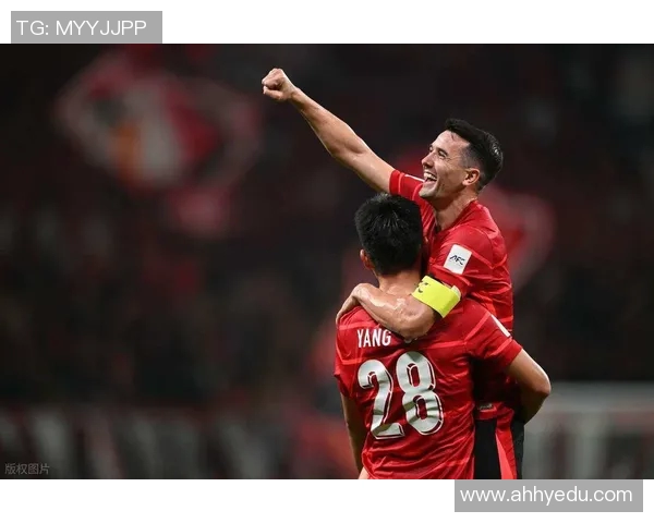 重庆对阵上港精彩集锦回顾赛场瞬间尽显足球魅力与激情