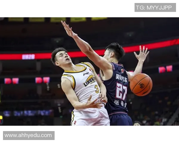 2017年CBA季后赛辽宁队与山东队激战回顾与精彩瞬间分析