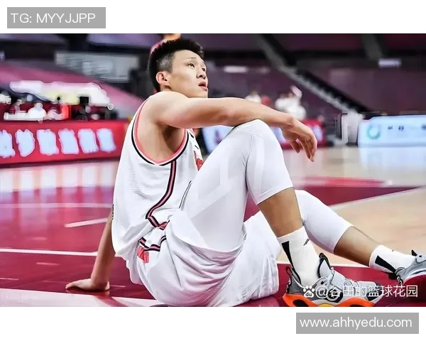 周鹏：从篮球场上的拼搏者到生活中的坚韧榜样，见证梦想与努力的交汇点