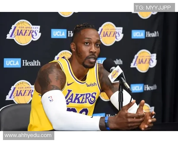 霍华德与詹姆斯力量对决谁才是真正的篮球巨兽