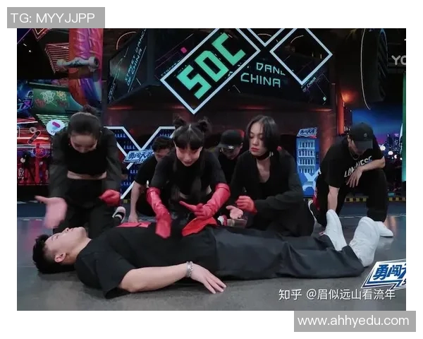 武汉街舞队与南京街舞队赛后复盘探讨精彩配合与战术执行分析